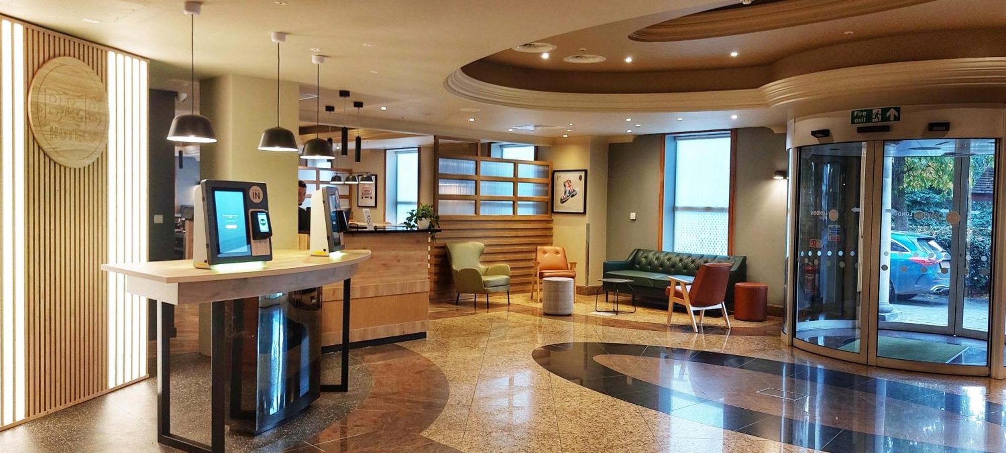 B&B Hotel London Heathrow สลาว ภายนอก รูปภาพ