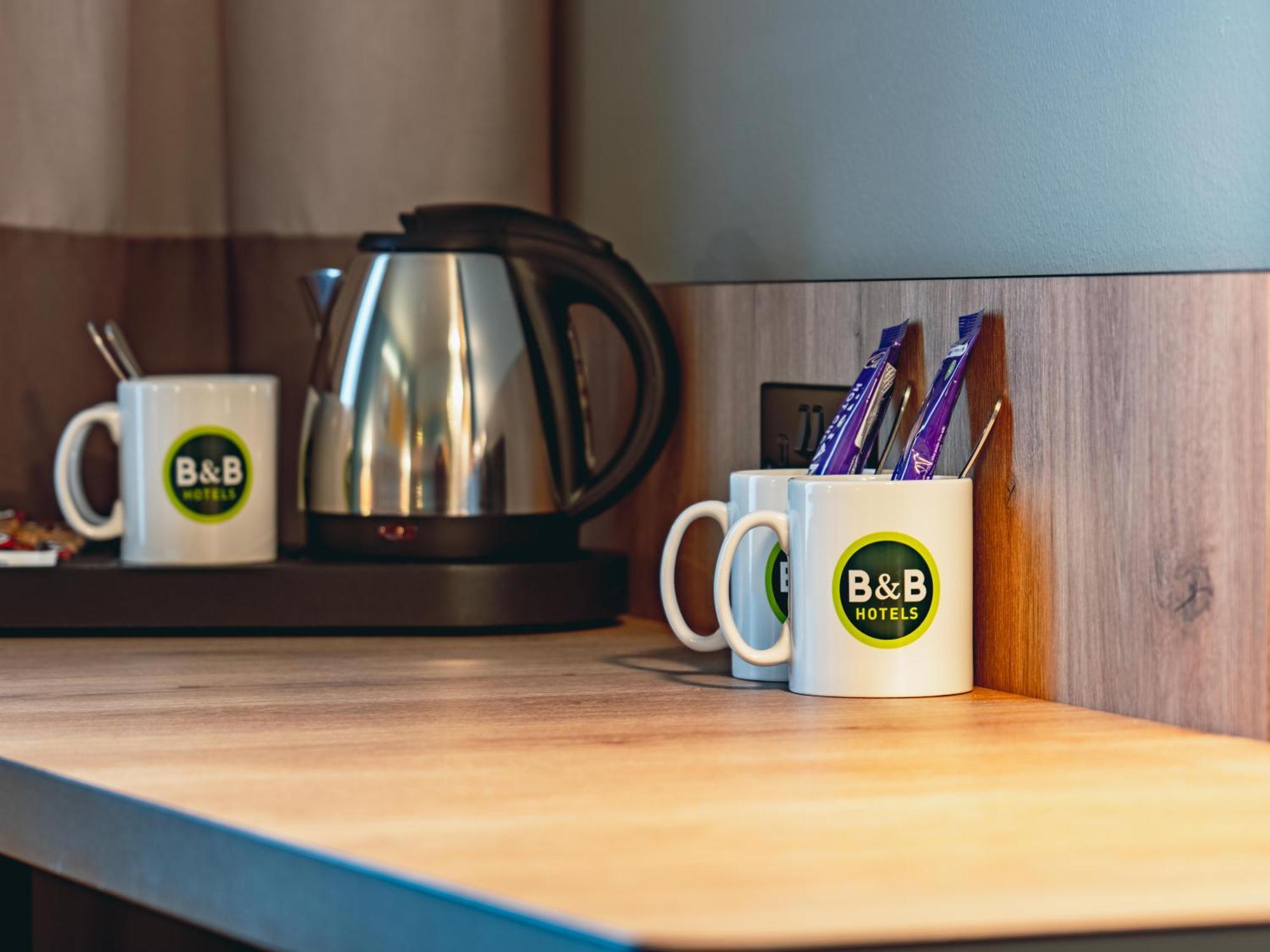 B&B Hotel London Heathrow สลาว ภายนอก รูปภาพ