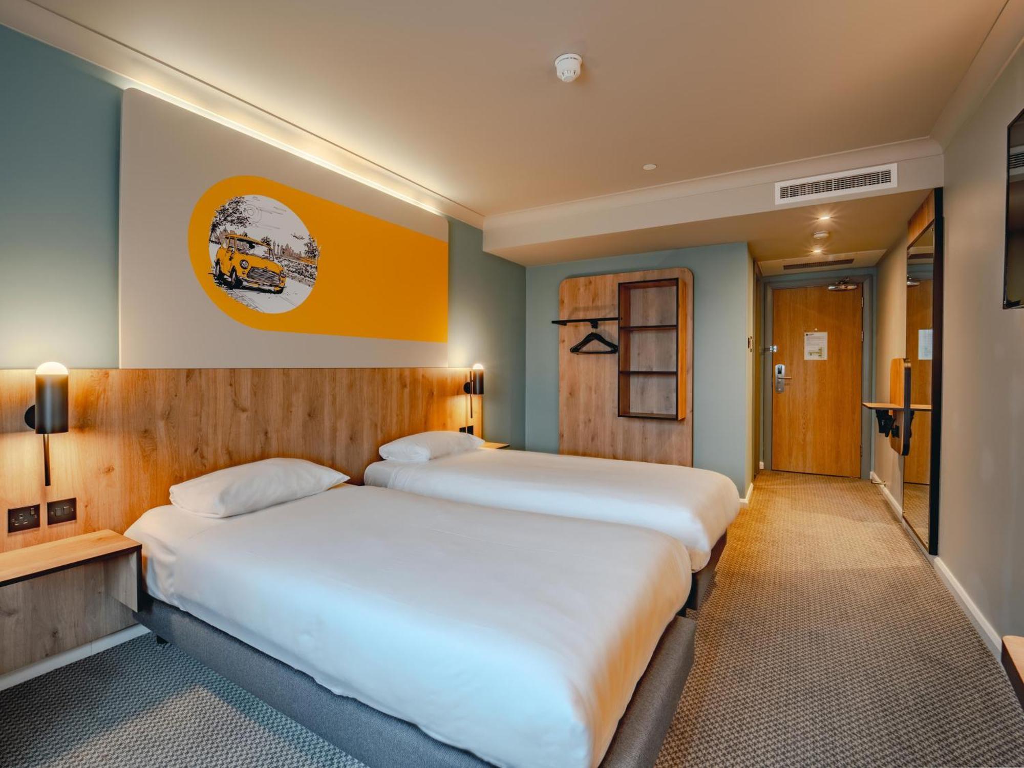 B&B Hotel London Heathrow สลาว ภายนอก รูปภาพ
