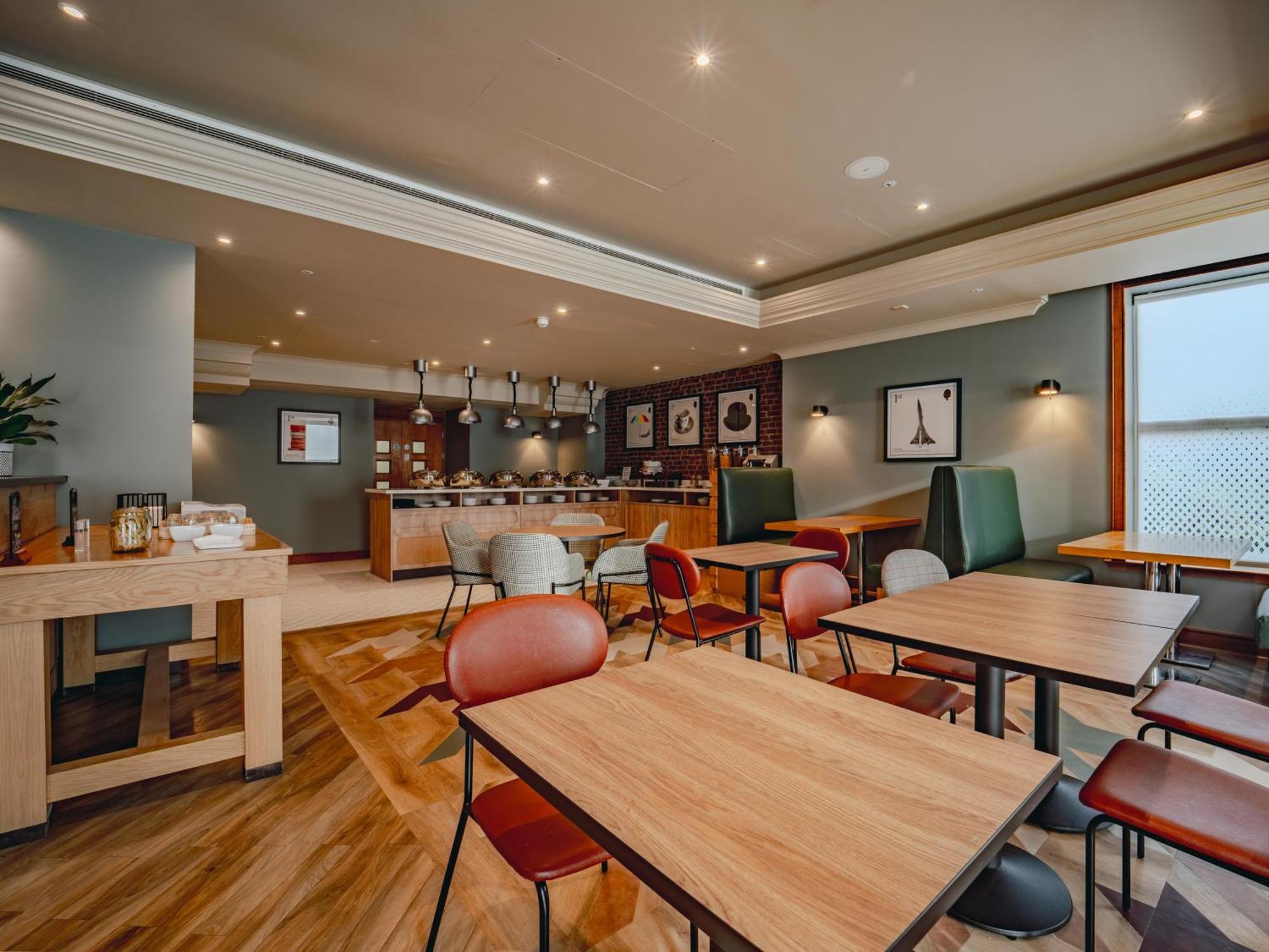 B&B Hotel London Heathrow สลาว ภายนอก รูปภาพ