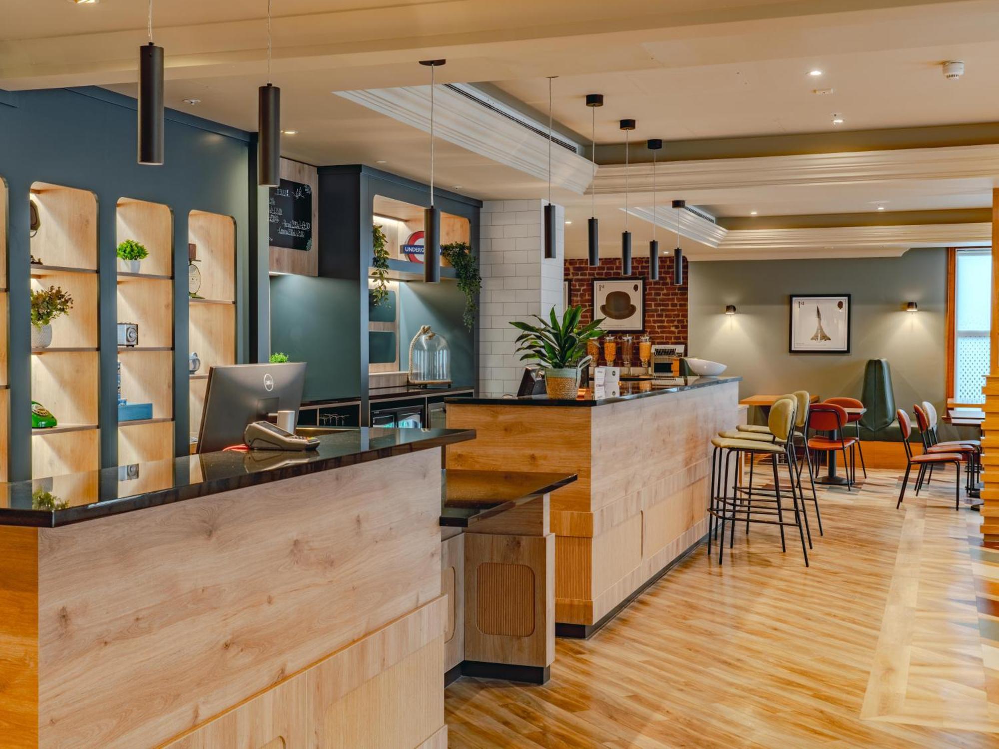 B&B Hotel London Heathrow สลาว ภายนอก รูปภาพ