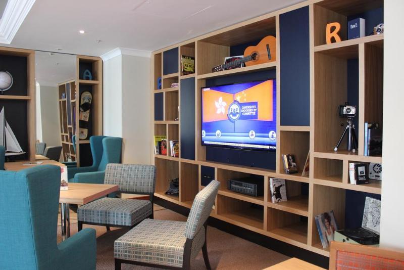 B&B Hotel London Heathrow สลาว ภายนอก รูปภาพ